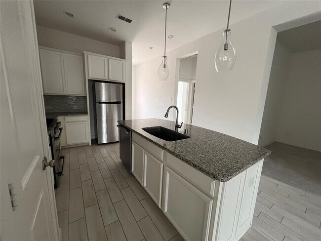 Building Photo - 6002 Dark Kite Trl