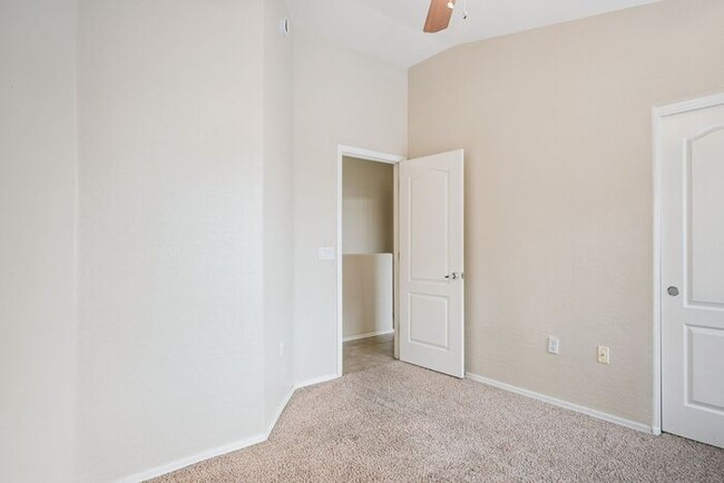 Building Photo - Charming 3-bed, 2-bath townhome in gated community!