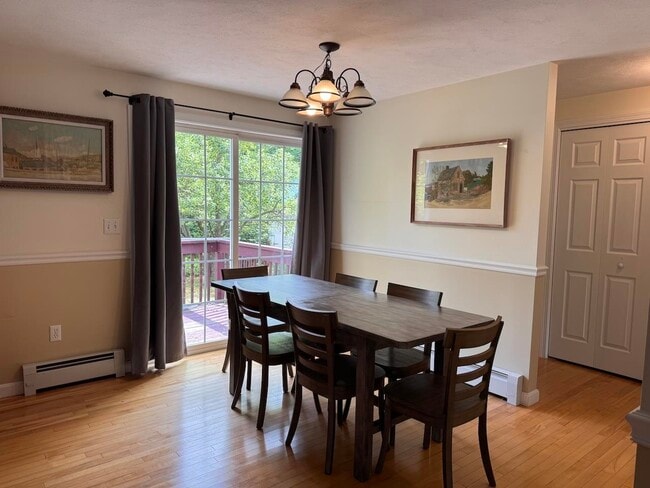 Building Photo - 26 Fowler St