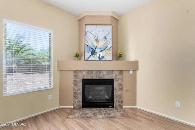 Building Photo - 12996 N Desert Olive Dr