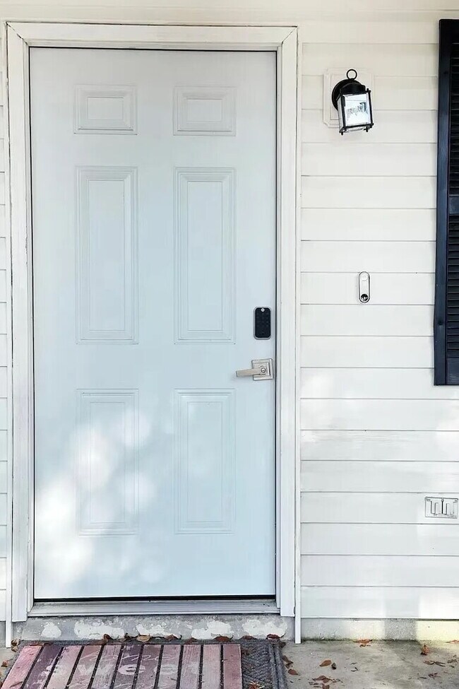 Building Photo - Available May 4 | Furnished or Unfurnished Options | 2 Bed / 2 Bath + Garage