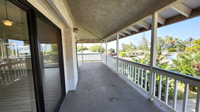 Building Photo - White, June K. (Waikoloa)