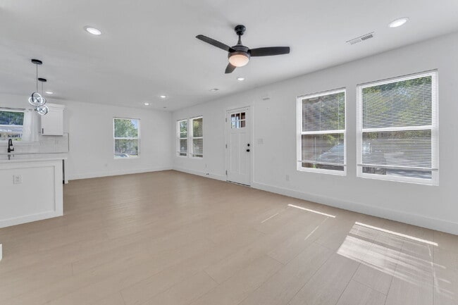 Building Photo - Updated 3BR/2BA Home with Fully Fenced Yard & Bonus Storage Shed! $1,625/mo rent