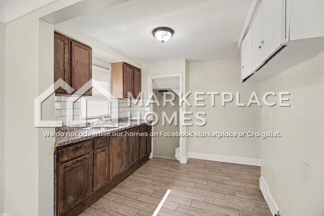Building Photo - 8111 Warwick St