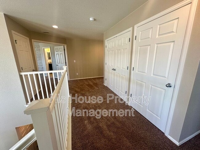 Building Photo - 2122 Longfin Ct