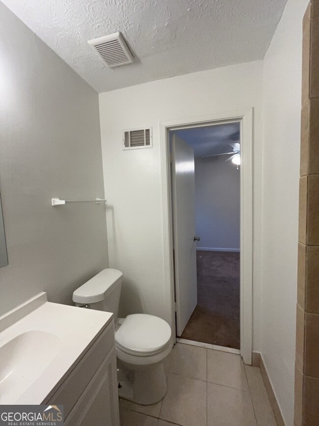 Building Photo - 463 Rock Meadow Dr