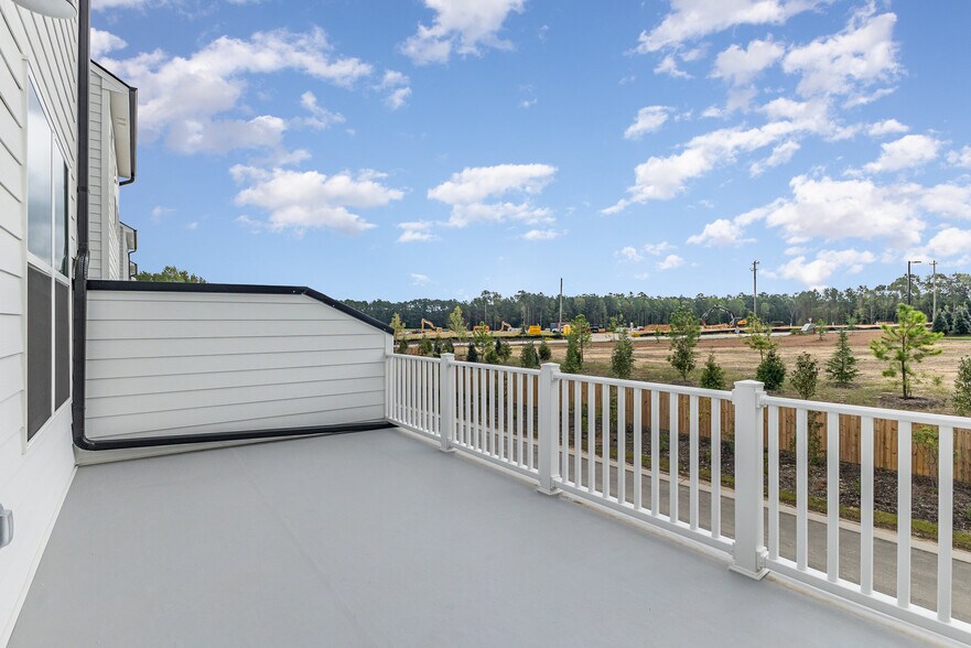 Private Veranda off Family room - 514 Billingshurst Way
