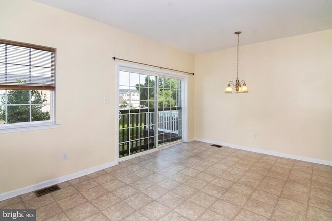 Building Photo - 517 Boxwood Ln
