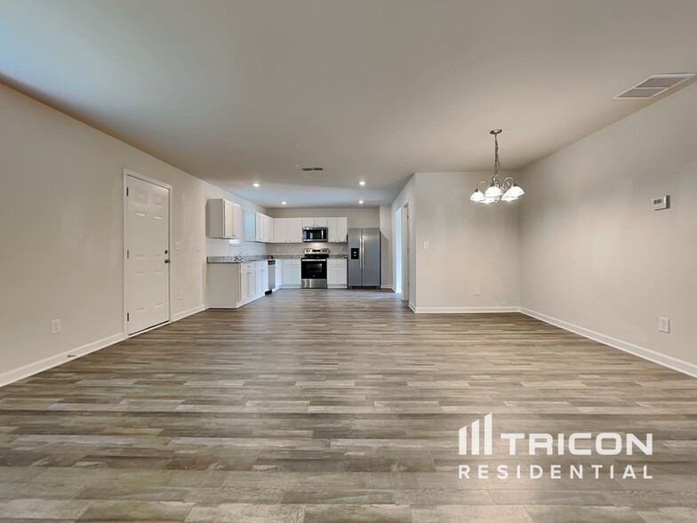 Building Photo - 357 Indian River Dr