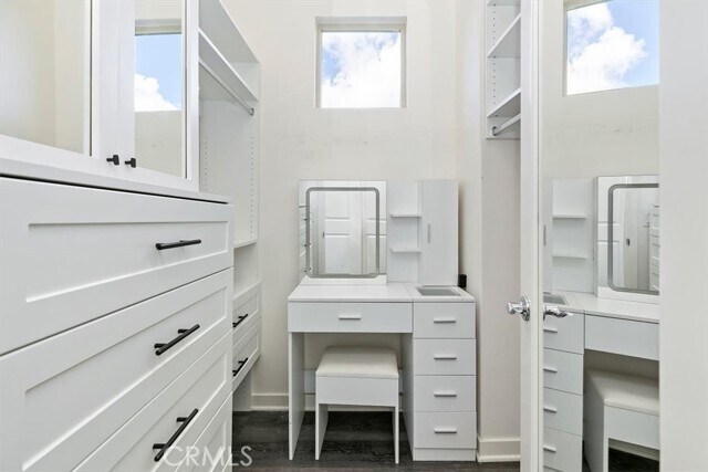 Building Photo - 55 Fuchsia