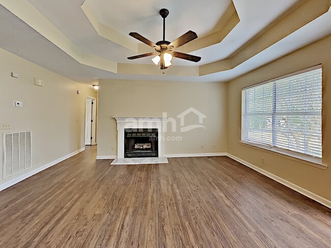 Building Photo - 205 Apache Trail