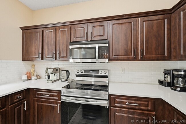 Building Photo - 15073 Oak Chase Ct