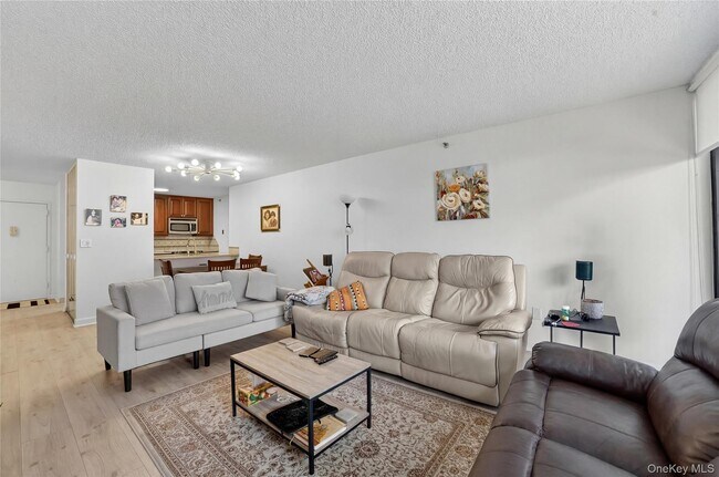 Building Photo - 25 Rockledge Ave