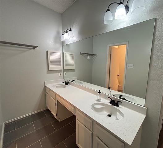 Building Photo - 811 Midcreek Dr