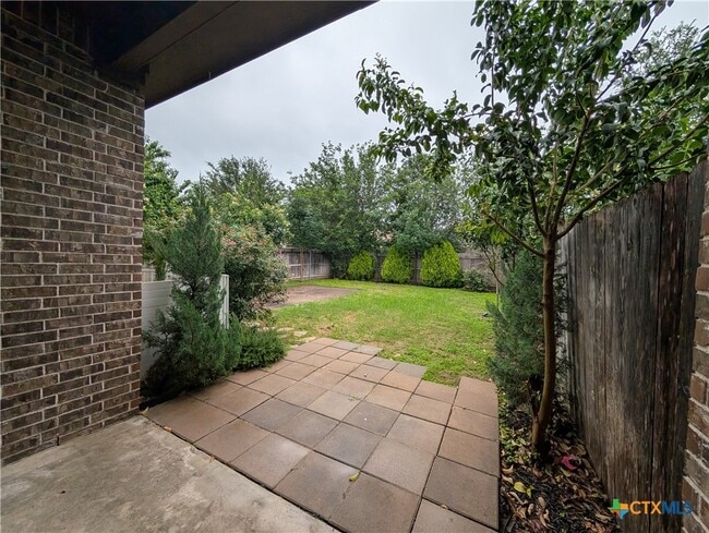 Building Photo - 669 Creekside Cir