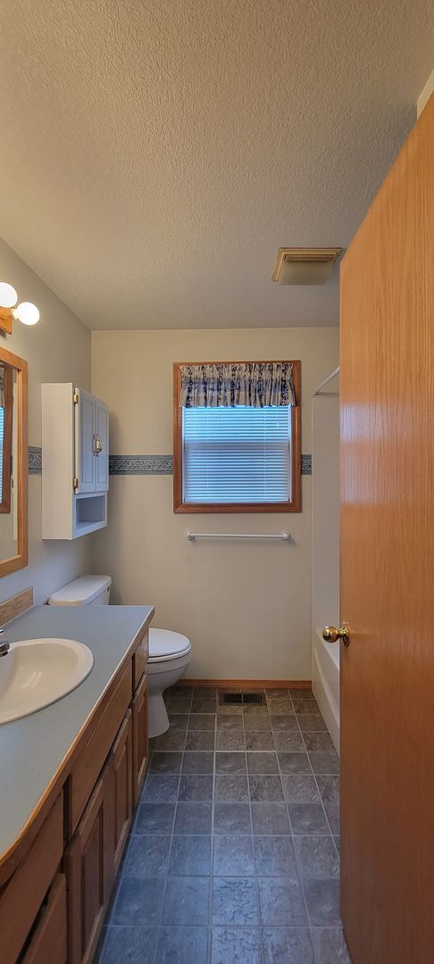 Building Photo - 1583 SW James St