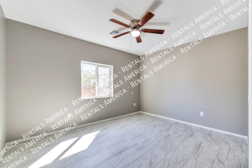 Building Photo - 1625 N Mountain View Ave