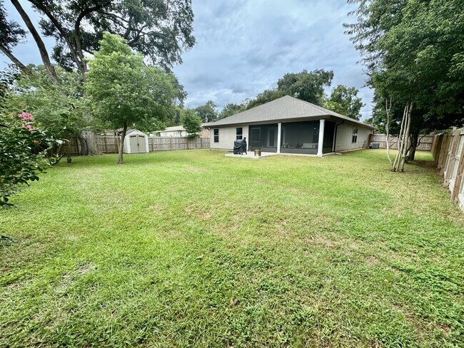 Building Photo - 163 Beland Rd
