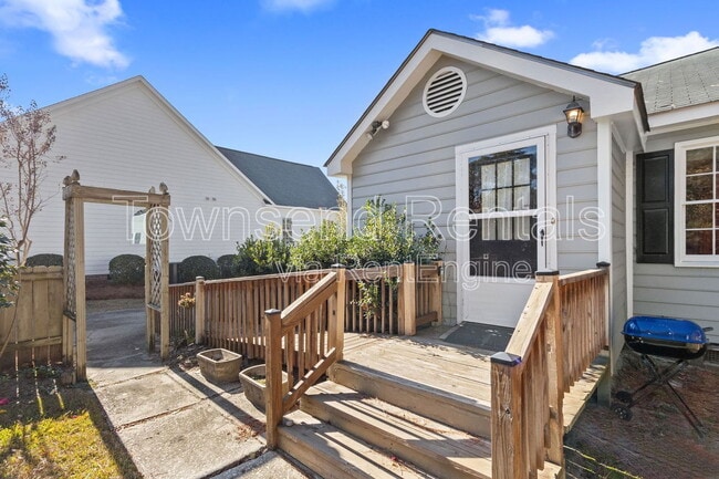 Building Photo - 315 Fairfield Rd