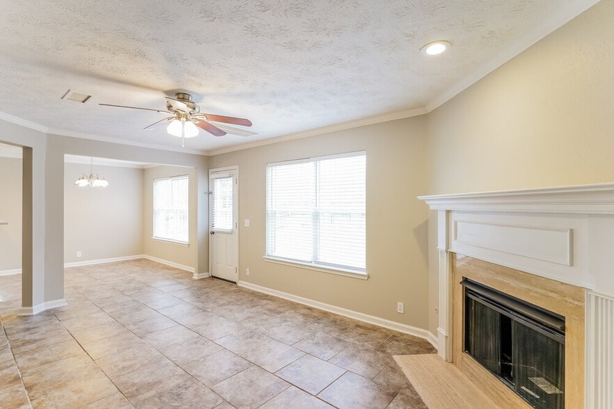 Building Photo - 654 Mable Dr