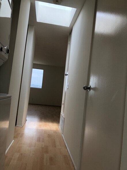 Building Photo - 1733 Lucile Ave