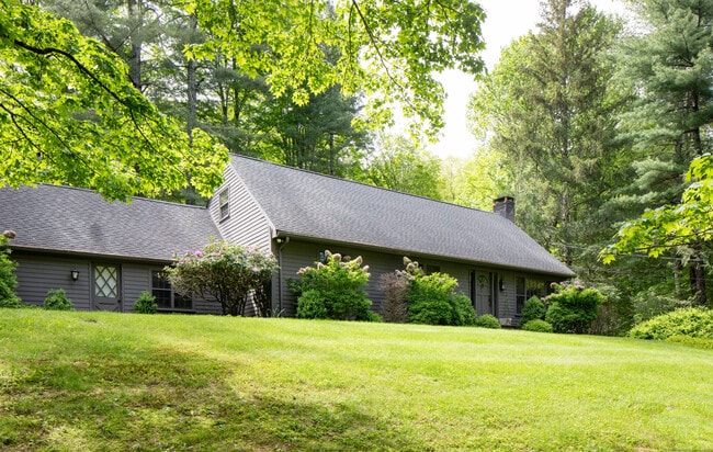 Primary Photo - 109 Cobble Rd