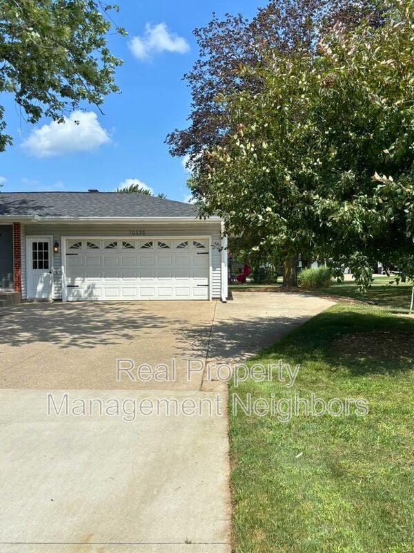 Building Photo - 10335 Holiday Dr