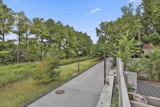 Building Photo - 675 Greenwood Ave NE