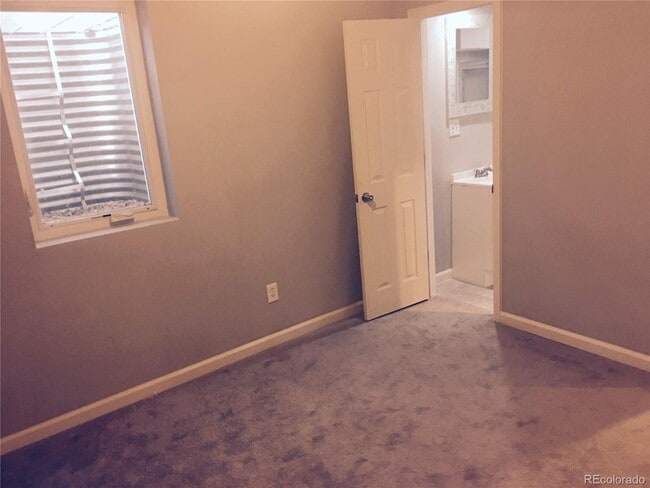 Building Photo - Long Realty & Property Management - Dual K...