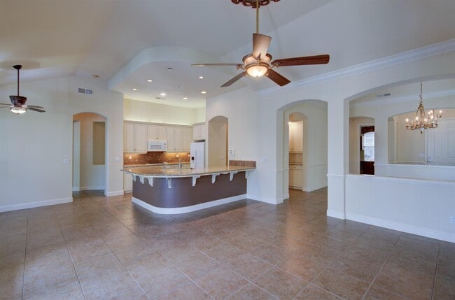 Building Photo - 1087 Loyola Ave