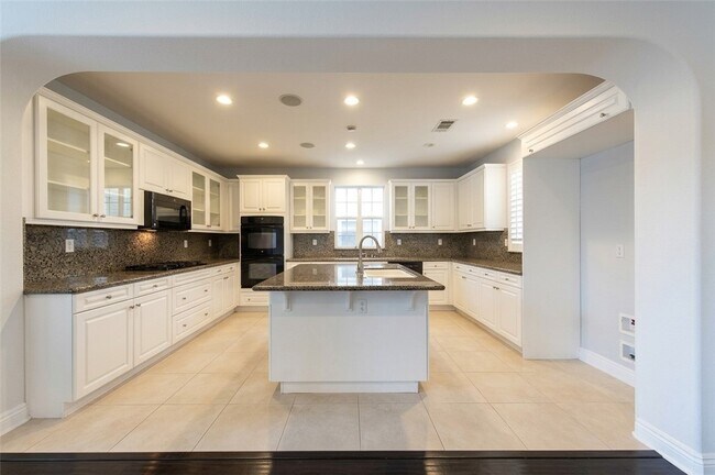 Building Photo - 1318 Swan Loop S