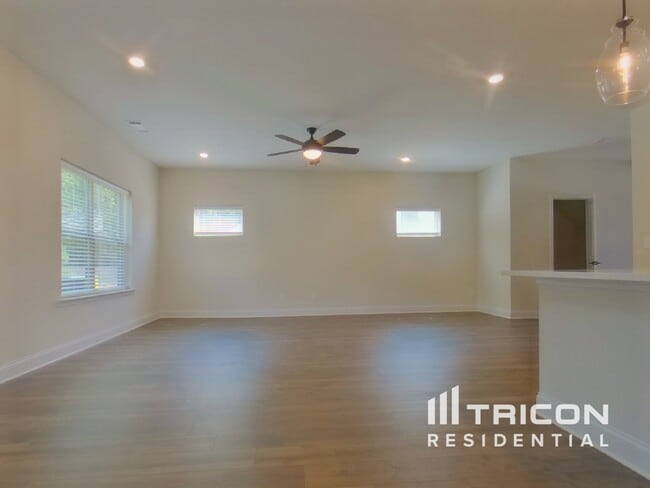 Building Photo - 432 Cantrell Dr