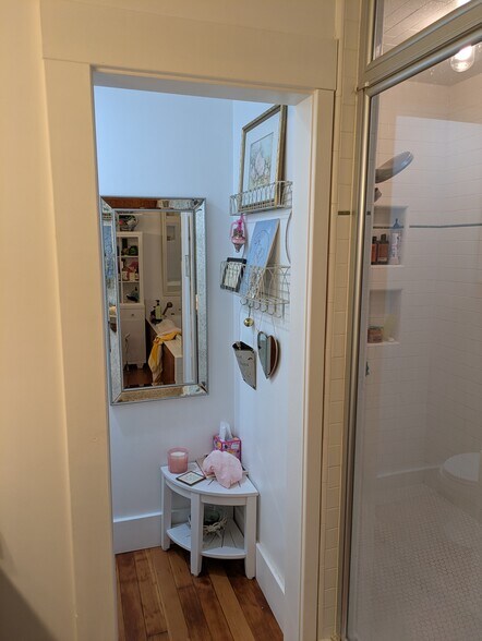 Building Photo - 522 E Maple Ave