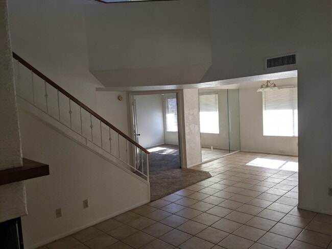 Building Photo - 3 Bedroom 2 Bathroom near ASU! I
