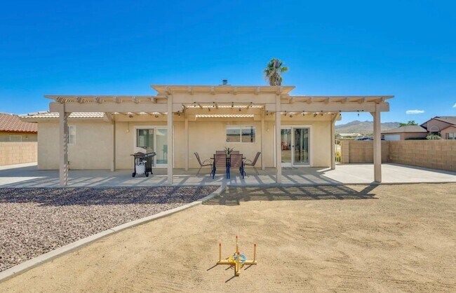 Building Photo - AVAILABLE NOW $200 off First Month Rent