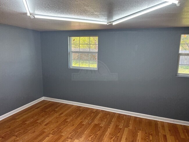 Building Photo - **2 weeks Free Rent***2310 Zinnia Court, K...