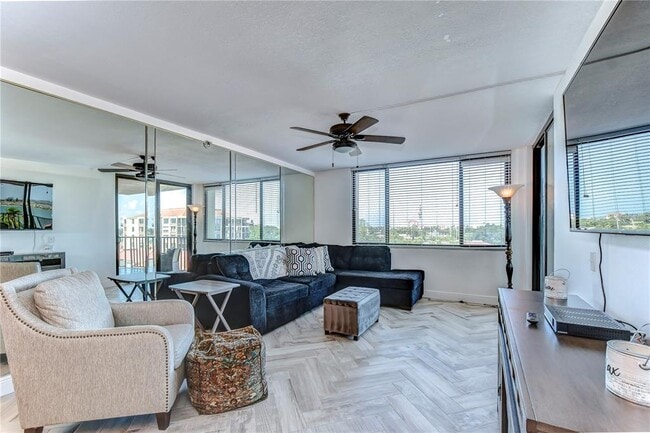 Building Photo - 6322 Palma Del Mar Blvd S