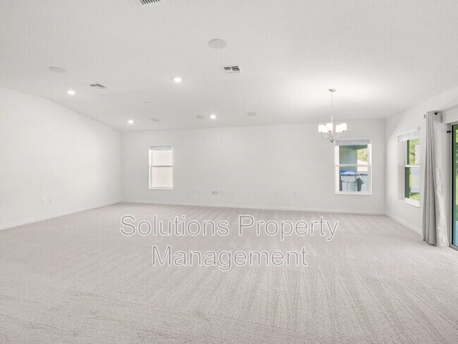 Building Photo - 2192 Vinifera Dr