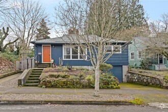 Building Photo - Cute, bright 3-bdrm/1-bath Mid-century mod...