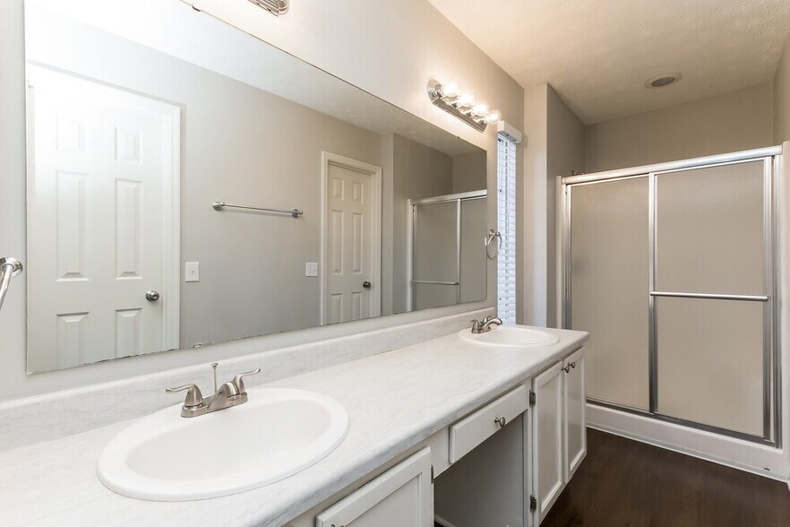 Building Photo - 1902 Shadbark Ct