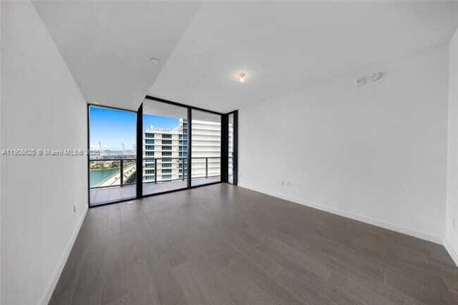 Building Photo - 500 Alton Rd