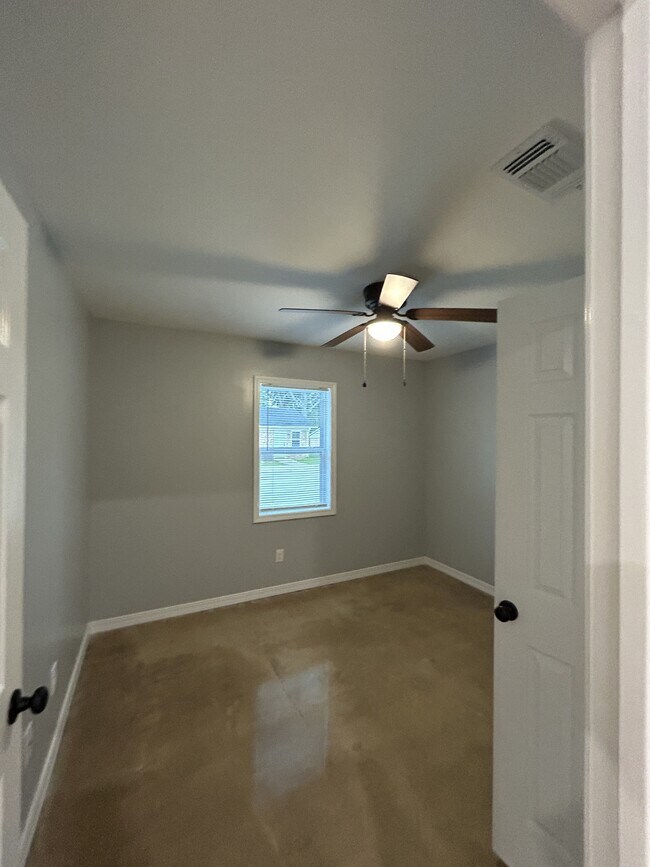 Building Photo - 2515 Kavanaugh Rd