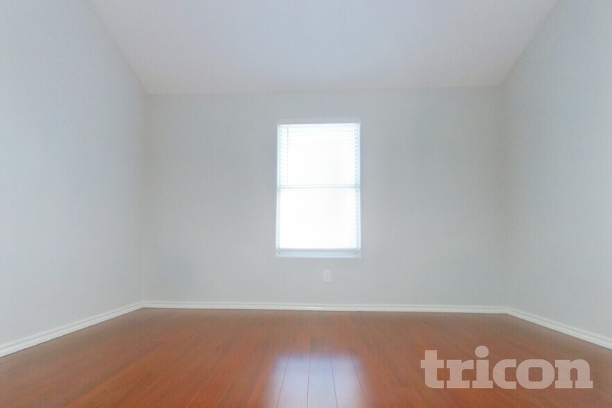 Building Photo - 12809 Carpenter Ln