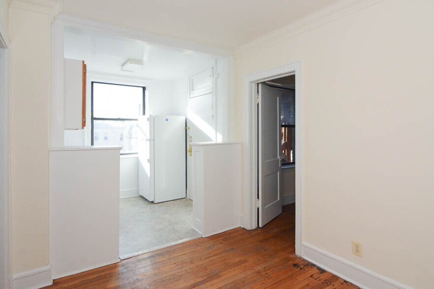 Building Photo - 2334 N Spaulding Ave