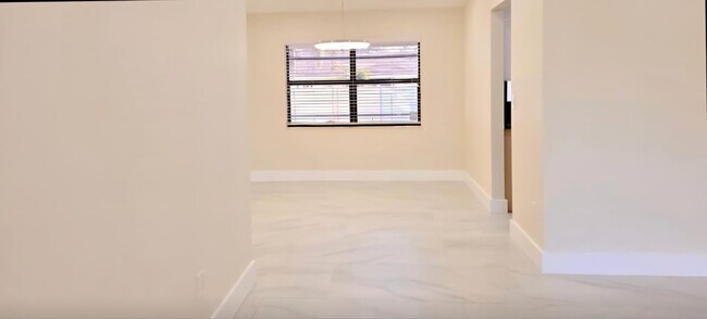 Building Photo - 11516 SW 54th St