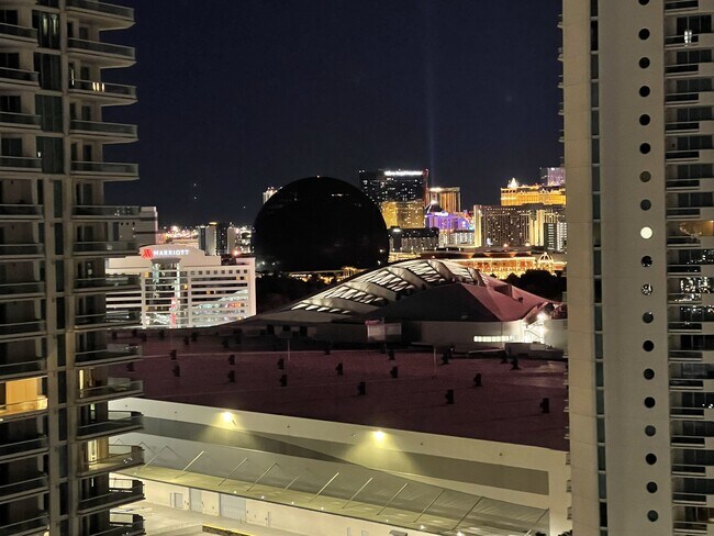 Building Photo - 2777 Paradise Rd