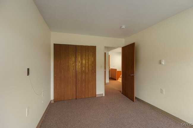 Building Photo - 224 Leray St