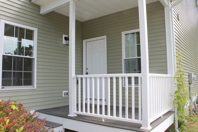 Building Photo - 15 Glen Ridge Rd