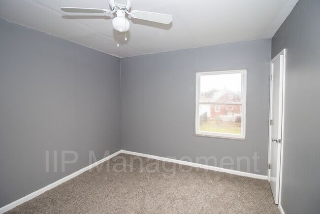 Building Photo - Lee/Harvard Area 2BR 1BA Up Unit