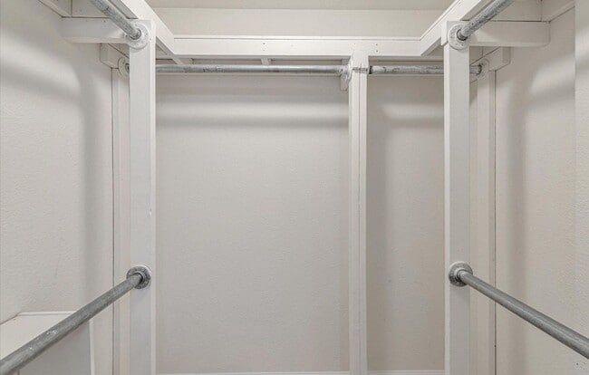 Building Photo - Beautifully Updated 2-Bed, 2-Bath Condo in...